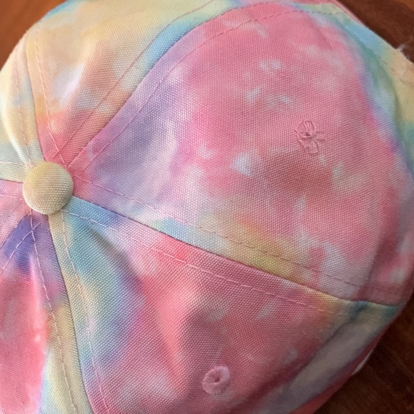 Multicolor cap - Picture 3 of 5